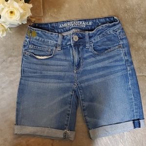 American Eagle Bermuda Shorts Size 0